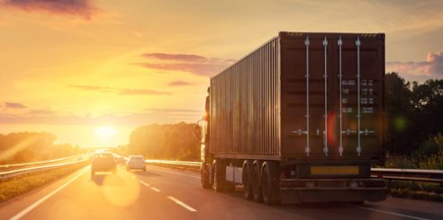Scenic,Front,View,Big,Long,Heavy,Semi-treailer,Truck,With,Sea